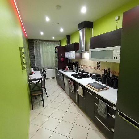 Apartament Venge -Cale Mieszkanie 46M2 Na Wylacznosc - Z Jedna Sypialnia I Jednym Sypialno-Salonem -3 Pietro Bez Windy- Rezerwacja Bez Karty Kredytowej-Klimatyzacja-Netflix-2 Lozeczka Dzieciece- Bezplatny Parking Publiczny Wroclaw Bagian luar foto