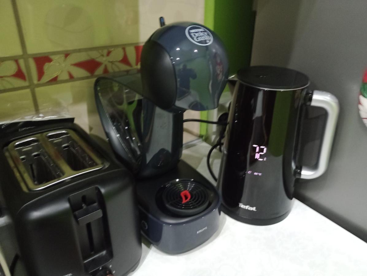 Apartament Venge -Cale Mieszkanie 46M2 Na Wylacznosc - Z Jedna Sypialnia I Jednym Sypialno-Salonem -3 Pietro Bez Windy- Rezerwacja Bez Karty Kredytowej-Klimatyzacja-Netflix-2 Lozeczka Dzieciece- Bezplatny Parking Publiczny Wroclaw Bagian luar foto