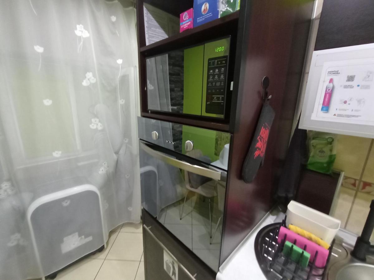 Apartament Venge -Cale Mieszkanie 46M2 Na Wylacznosc - Z Jedna Sypialnia I Jednym Sypialno-Salonem -3 Pietro Bez Windy- Rezerwacja Bez Karty Kredytowej-Klimatyzacja-Netflix-2 Lozeczka Dzieciece- Bezplatny Parking Publiczny Wroclaw Bagian luar foto