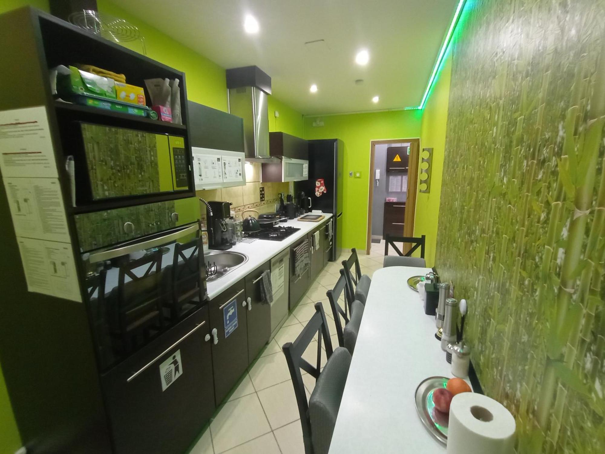 Apartament Venge -Cale Mieszkanie 46M2 Na Wylacznosc - Z Jedna Sypialnia I Jednym Sypialno-Salonem -3 Pietro Bez Windy- Rezerwacja Bez Karty Kredytowej-Klimatyzacja-Netflix-2 Lozeczka Dzieciece- Bezplatny Parking Publiczny Wroclaw Bagian luar foto