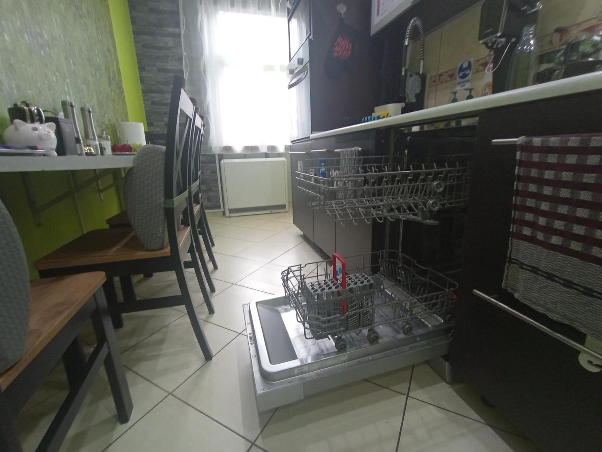Apartament Venge -Cale Mieszkanie 46M2 Na Wylacznosc - Z Jedna Sypialnia I Jednym Sypialno-Salonem -3 Pietro Bez Windy- Rezerwacja Bez Karty Kredytowej-Klimatyzacja-Netflix-2 Lozeczka Dzieciece- Bezplatny Parking Publiczny Wroclaw Bagian luar foto