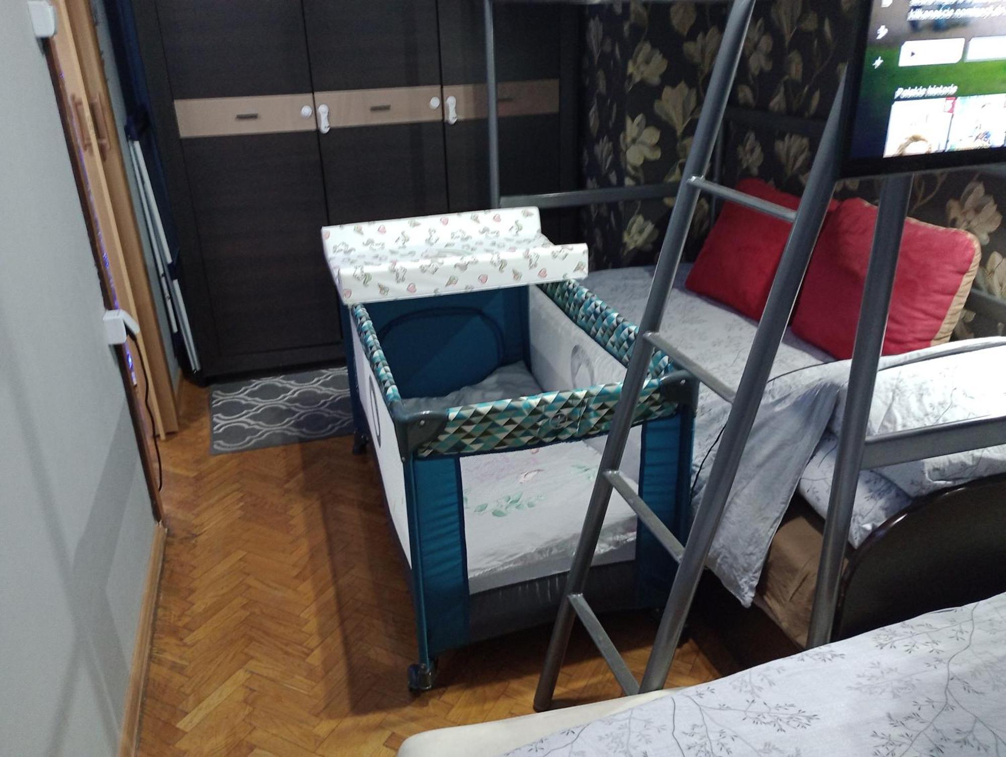 Apartament Venge -Cale Mieszkanie 46M2 Na Wylacznosc - Z Jedna Sypialnia I Jednym Sypialno-Salonem -3 Pietro Bez Windy- Rezerwacja Bez Karty Kredytowej-Klimatyzacja-Netflix-2 Lozeczka Dzieciece- Bezplatny Parking Publiczny Wroclaw Bagian luar foto