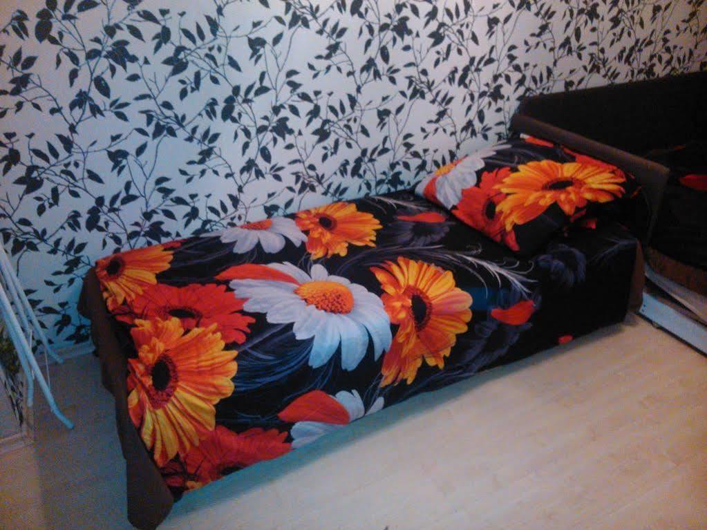 Apartament Venge -Cale Mieszkanie 46M2 Na Wylacznosc - Z Jedna Sypialnia I Jednym Sypialno-Salonem -3 Pietro Bez Windy- Rezerwacja Bez Karty Kredytowej-Klimatyzacja-Netflix-2 Lozeczka Dzieciece- Bezplatny Parking Publiczny Wroclaw Bagian luar foto